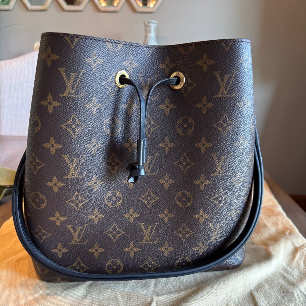 Louis Vuitton NéoNoé Bucket Bag MM Canvas - Authentic & Pristine Condition